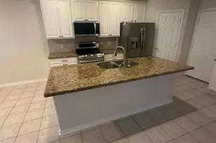 127 W Burberry Cir, Conroe, TX 77384 - Photo 7