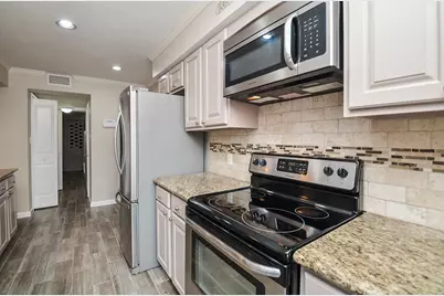 13074 Trail Hollow Drive #3074, Houston, TX 77079 - Photo 19