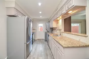 13074 Trail Hollow Dr, Houston, TX 77079 - Photo 15