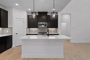 707 Campbell Xing Ct, Willis, TX 77318 - Photo 5