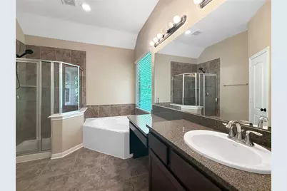 26 Cheswood Manor Drive, The Woodlands, TX 77382 - Photo 17