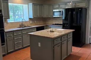 4635 Meadow Green Dr, Sugar Land, TX 77479 - Photo 5