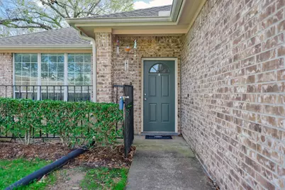 717 Cedarwood, Friendswood, TX 77546 - Photo 3