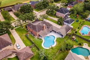 2402 Sarasota Dr, Friendswood, TX 77546 - Photo 47