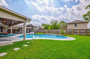 2402 Sarasota Dr, Friendswood, TX 77546 - Photo 37