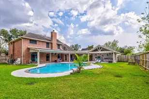 2402 Sarasota Dr, Friendswood, TX 77546 - Photo 35