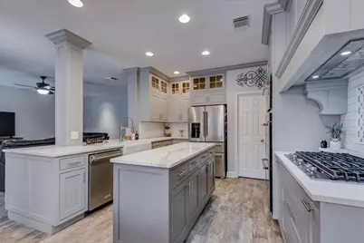 2402 Sarasota Drive, Friendswood, TX 77546 - Photo 13