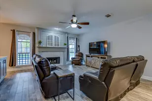 2402 Sarasota Dr, Friendswood, TX 77546 - Photo 11