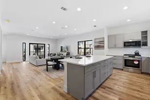 11930 S Hoa Sen Cir, Houston, TX 77072 - Photo 9