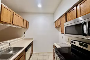 8055 Cambridge St, Houston, TX 77054 - Photo 15