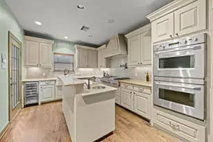 1106 W 18th St, Houston, TX 77008 - Photo 11