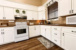 322 N Resident, Wharton, TX 77488 - Photo 3