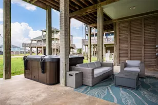 859 Gregory Ln, Crystal Beach, TX 77650 - Photo 11