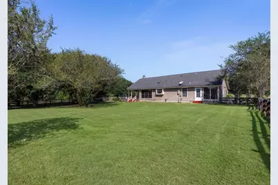3722 W Hilltop Drive, Chappell Hill, TX 77426 - Photo 3