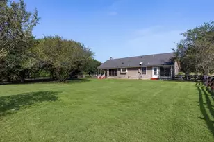 3722 W Hilltop Dr, Chappell Hill, TX 77426 - Photo 3