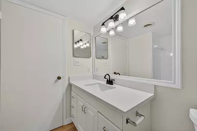 12633 Memorial Drive #216, Houston, TX 77024 - Photo 31