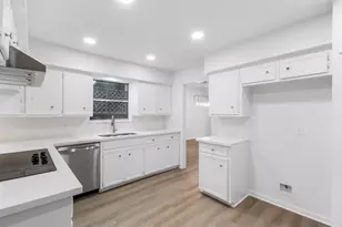 12903 Avenida Vaquero St, Houston, TX 77077 - Photo 13
