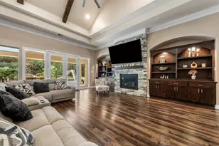 26214 Crown Ct, Montgomery, TX 77316 - Photo 9