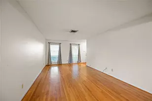 8110 Bob White Dr, Houston, TX 77074 - Photo 9