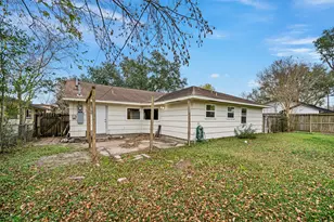 8110 Bob White Dr, Houston, TX 77074 - Photo 19