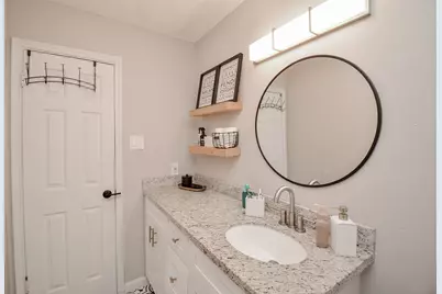 201 Inwood Lane, Highlands, TX 77562 - Photo 19