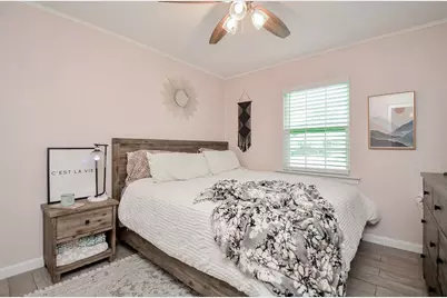 201 Inwood Lane, Highlands, TX 77562 - Photo 17