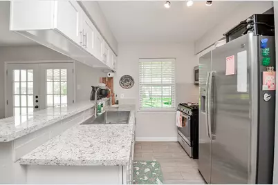 201 Inwood Lane, Highlands, TX 77562 - Photo 13