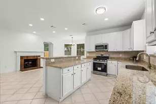 78 N Lace Arbor Dr, The Woodlands, TX 77382 - Photo 11