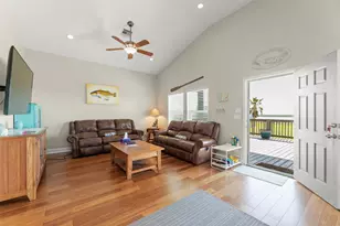742 Bay Dr, Palacios, TX 77465 - Photo 13