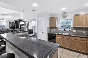 2227 Red Valley Dr, Houston, TX 77049 - Photo 9