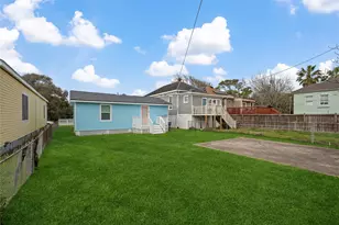 2811 Ave O 1/2, Galveston, TX 77550 - Photo 23
