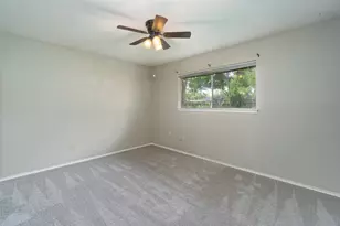 2119 Williamsburg Ct S, League City, TX 77573 - Photo 15