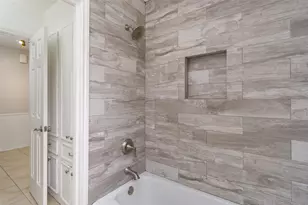 2119 Williamsburg Ct S, League City, TX 77573 - Photo 17