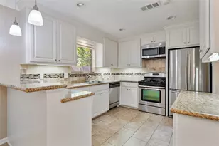 10429 Moorberry Ln, Houston, TX 77043 - Photo 9