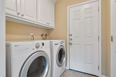 10429 Moorberry Lane, Houston, TX 77043 - Photo 13