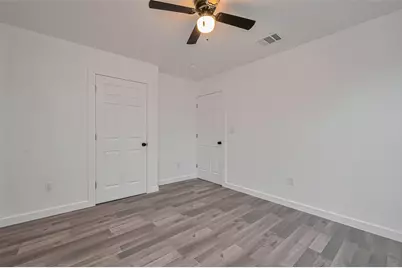 9009 Hilda Street, Houston, TX 77033 - Photo 7