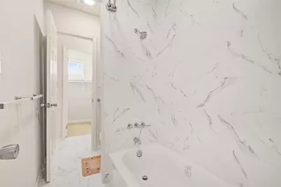 5902 Hornwood Dr B, Houston, TX 77081 - Photo 17