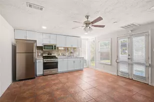 5902 Hornwood Dr B, Houston, TX 77081 - Photo 7