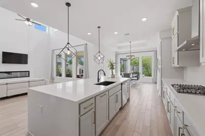 527 Carina Gaze Drive, Conroe, TX 77318 - Photo 9