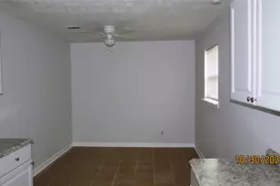 2207 N North Cleveland St, Dayton, TX 77535 - Photo 5