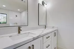 8907 Tanager St, Houston, TX 77036 - Photo 13