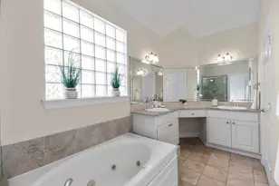 2427 Ralph St, Houston, TX 77006 - Photo 19