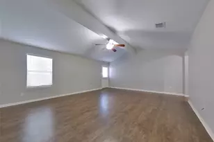 2322 Oyster Bay Ave, Texas City, TX 77568 - Photo 3