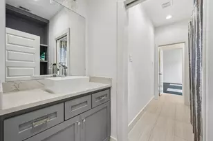 802 W 30th St, Houston, TX 77018 - Photo 25