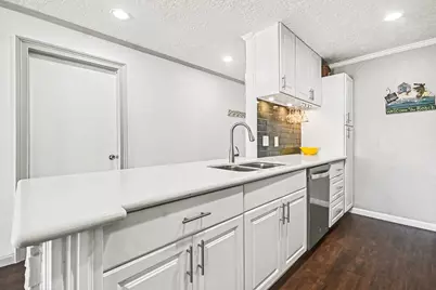 307 Yacht Club Lane #307, El Lago, TX 77586 - Photo 9