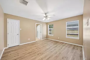 4341 Country Club Dr, Dickinson, TX 77539 - Photo 5