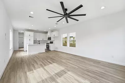 524 N 4th Street, La Porte, TX 77571 - Photo 13