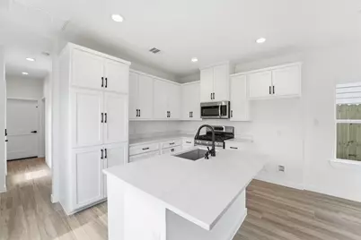 524 N 4th Street, La Porte, TX 77571 - Photo 9