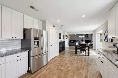 13525 Leaning Oaks Drive, Beaumont, TX 77713 - Photo 15