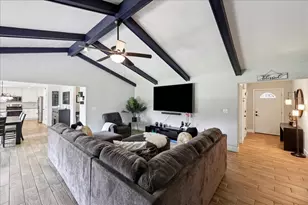 13525 Leaning Oaks Dr, Beaumont, TX 77713 - Photo 5